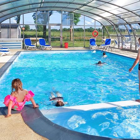Camping Le Clos De Balleroy Exterior photo