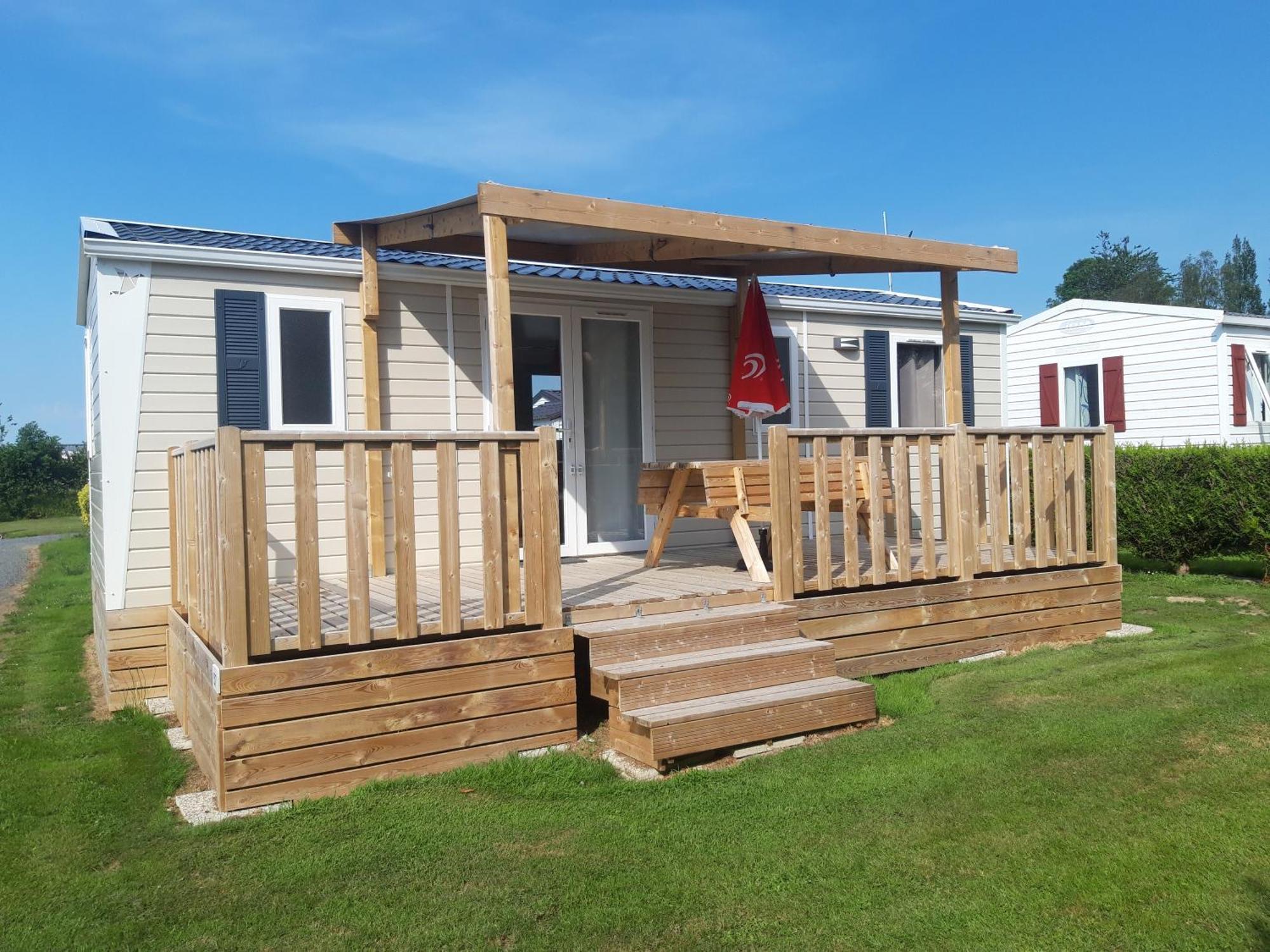 Camping Le Clos De Balleroy Exterior photo