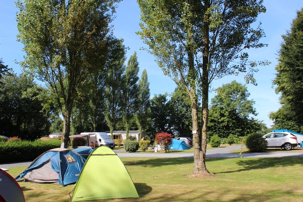 Camping Le Clos De Balleroy Exterior photo