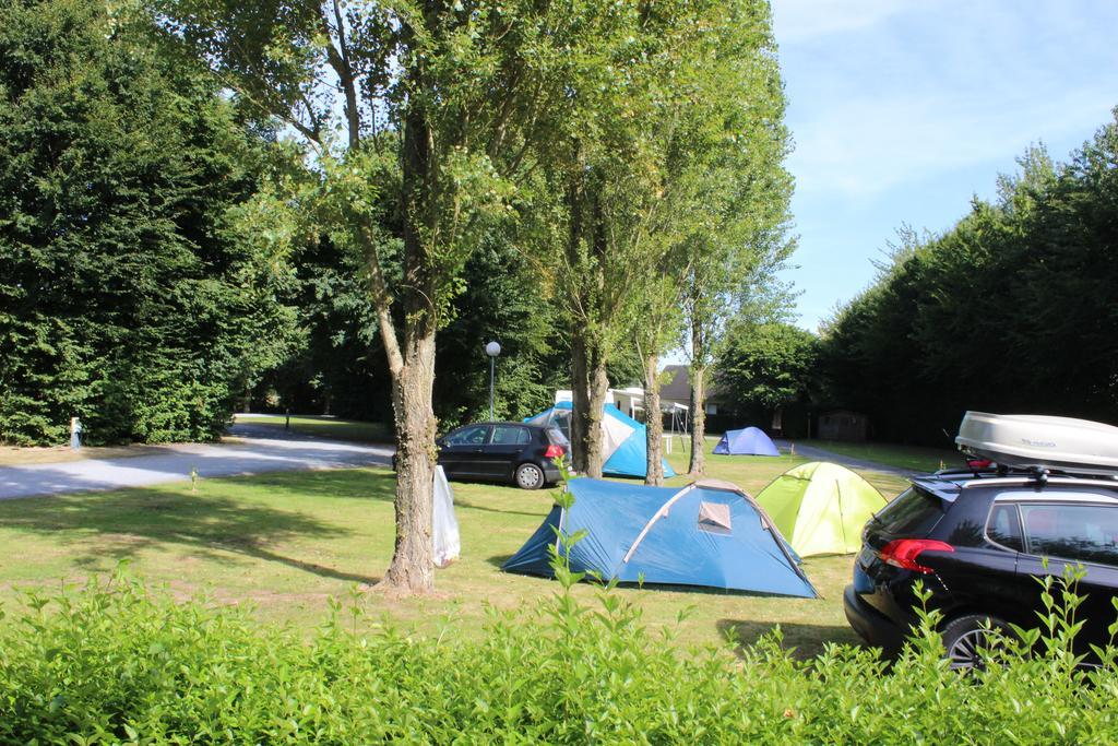 Camping Le Clos De Balleroy Exterior photo